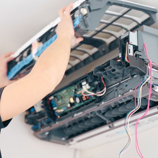 エアコンクリーニングの流れ１・分解